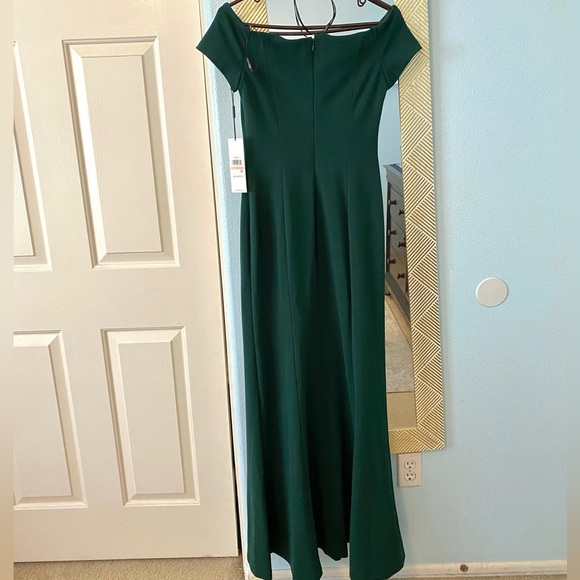 Calvin Klein NWT Notched Off the Shoulder Gown Evening Dress Emerald Green Sz 2 - Picture 3 of 6